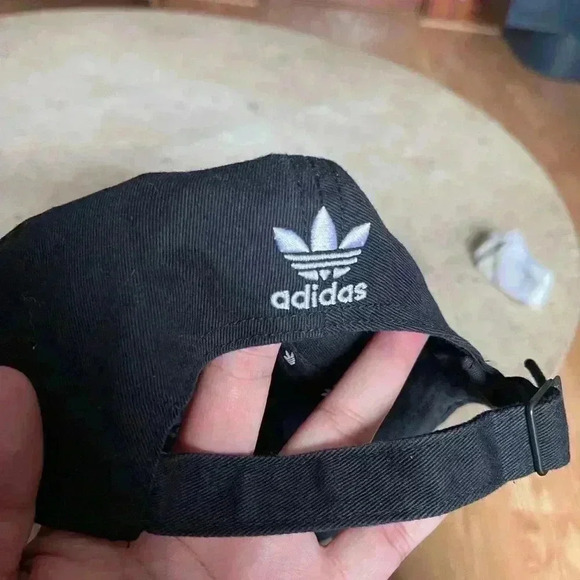 Adidas hat - Picture 3 of 4